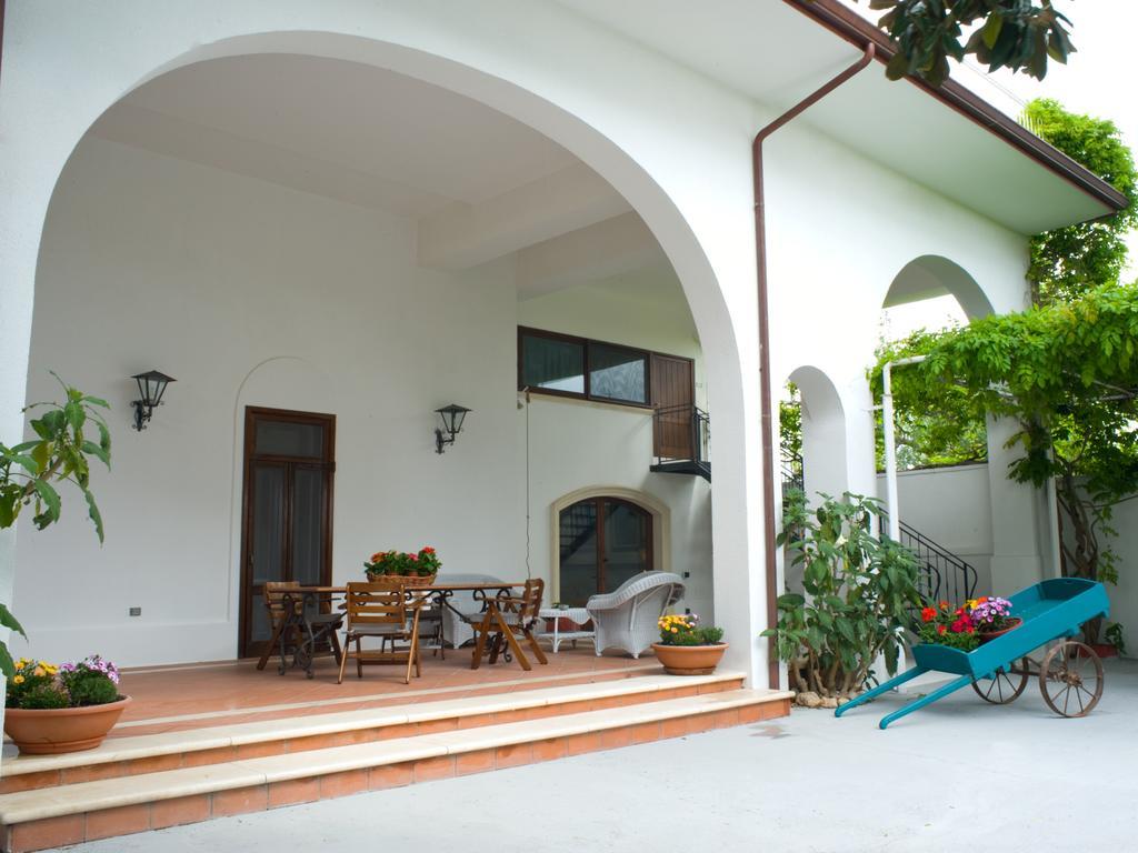 Borgo Fiore Country House 萨利切萨伦蒂诺 外观 照片